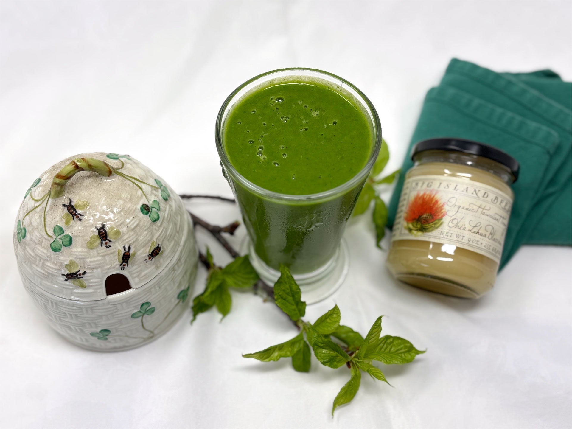 Fresh Green Smoothie with Honey – Big Island Bees